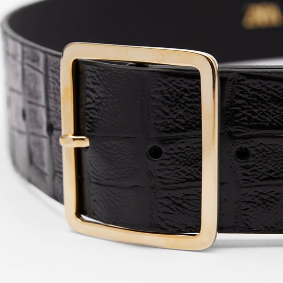 NWT Black Embossed Leather Belt with Gold Buckle - Picture 3 of 3